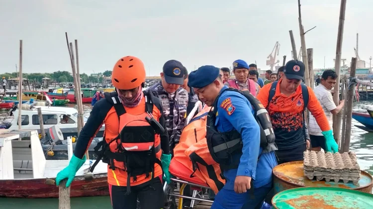 Tim SAR Temukan Korban Kapal Tenggelam di Gresik