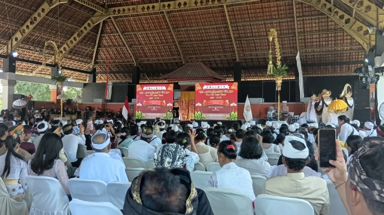Khofifah: Umat Hindu Saling Menyayangi, Bangun Kedamaian, Kebahagiaan