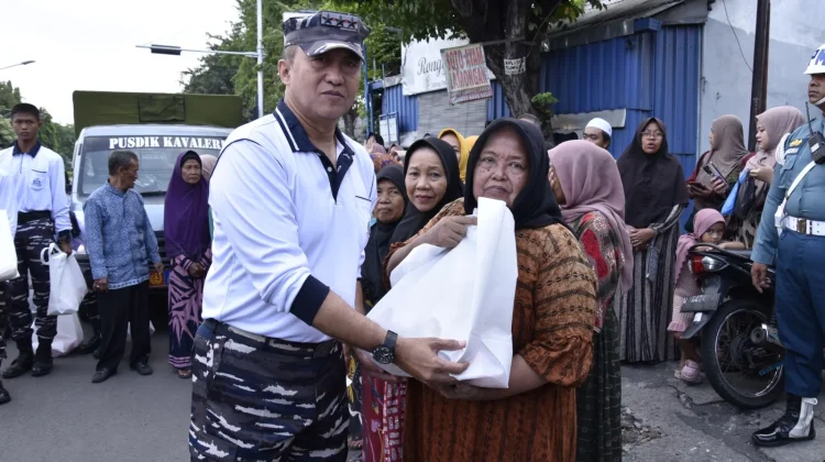 Hardikal ke-80 Jadi Momentum Kepedulian Sosial TNI AL untuk Warga Pesisir Surabaya
