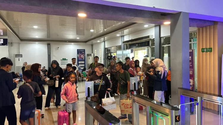 KAI Daop 8 Surabaya Layani Hampir 1 Juta Penumpang Selama April 2026