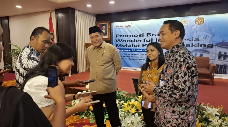 Kemenparekraf Latih Warga Surabaya Promosikan Wisata Lokal