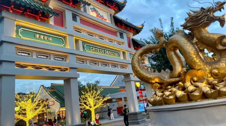 Shanghai Park Pakuwon City, Nuansa Negeri Tirai Bambu di Surabaya
