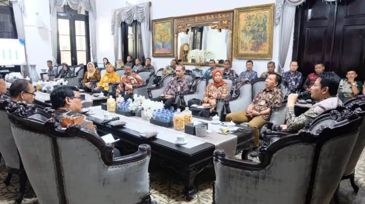 Revitalisasi Pasar Tradisional Dikebut, Bupati Ajak Semua Pihak Bersinergi