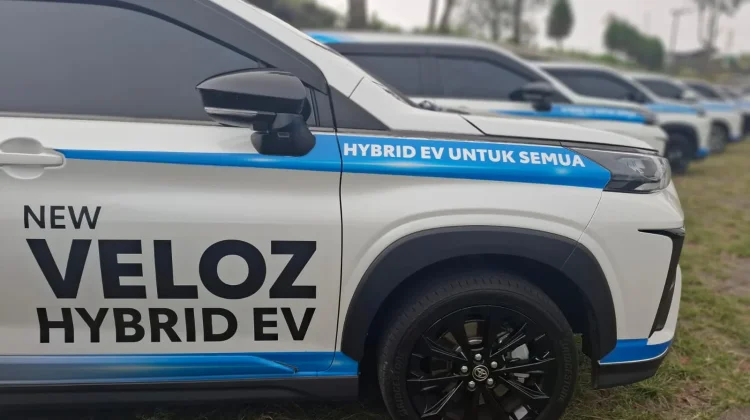 Veloz Hybrid EV Jinakkan Tanjakan Bromo tanpa Rasa Cemas