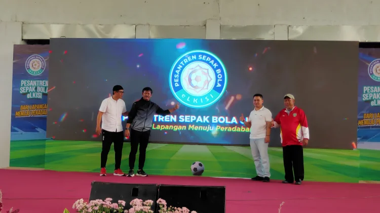 Pesantren Sepak Bola eLKISI Padukan Prestasi dan Karakter Santri