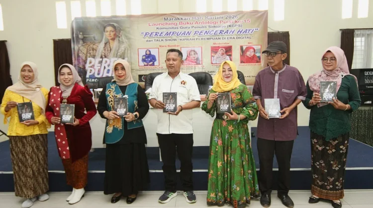 Guru Sidoarjo Luncurkan Buku Antologi Puisi Peringati Kartini
