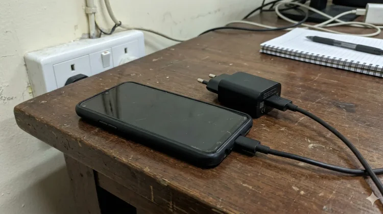Bolehkah Memakai Charger Handphone Beda Merk?