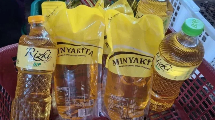 Bulog Jatim Tambah Pasokan MinyaKita 900 Ribu Liter
