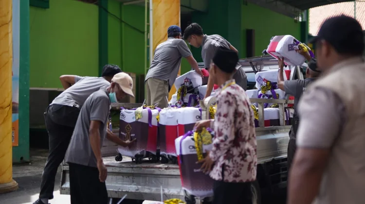Melayani Jamaah Haji Demi Pahala