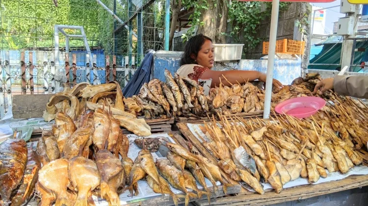 Ikan Pe Asap Kenjeran jadi Buruan saat Liburan