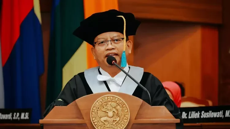 Ekonom Universitas Airlangga Soroti Dampak Rupiah Melemah terhadap Industri