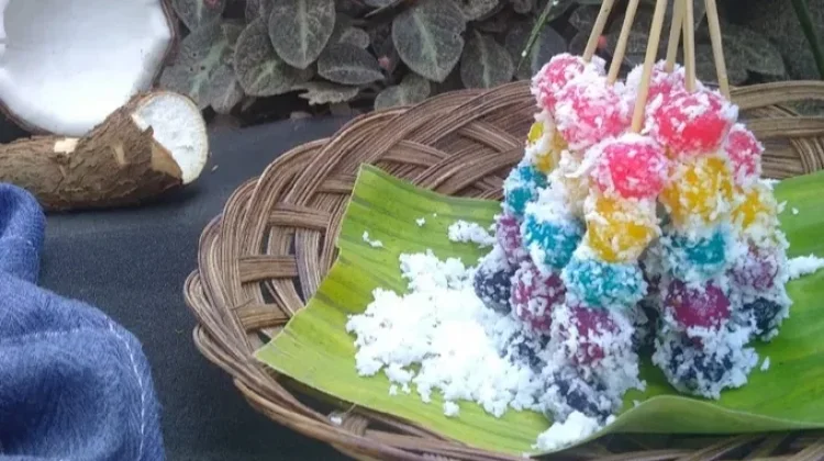 Cenil, Jajanan Tradisional Kenyal Manis yang Tak Lekang oleh Waktu