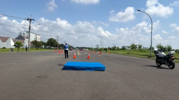 Ditlantas Polda Jatim Gelar Lomba Safety Riding, Tingkatkan Kemampuan Pengawalan