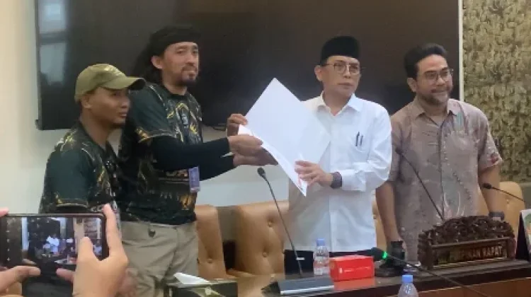 Kelompok Ojol “Geranat’s” Dorong DPRD Jatim Sahkan RUU Transportasi Online