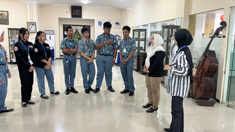 Tingkatkan Wawasan Broadcasting, SMA Hang Tuah 2 Sidoarjo Kunjungi RRI Surabaya