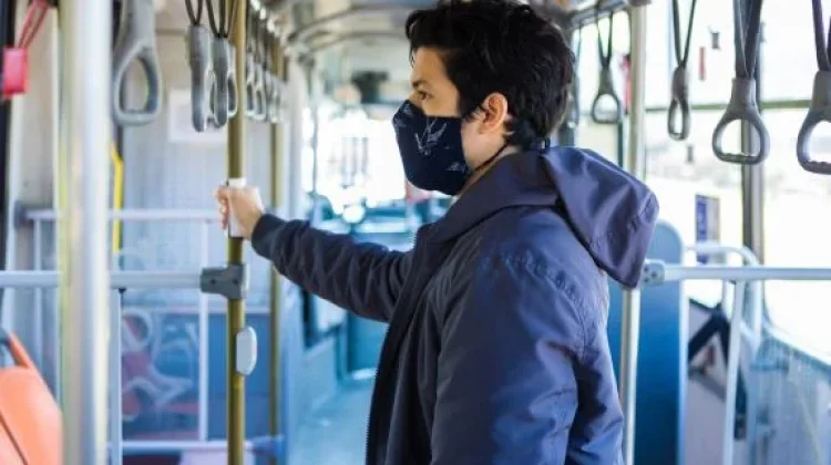 Selalu Perhatikan Keamanan Barang Bawaan saat Menggunakan Transportasi Umum