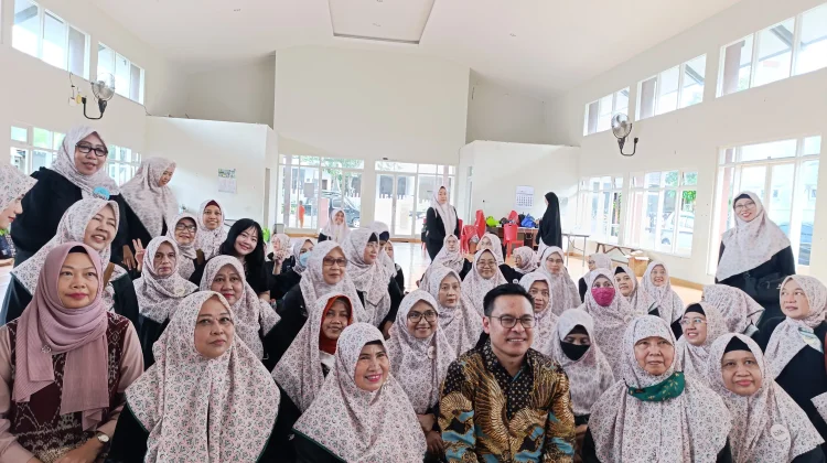 Ecoprint Buka Peluang Usaha Baru bagi Perempuan Surabaya
