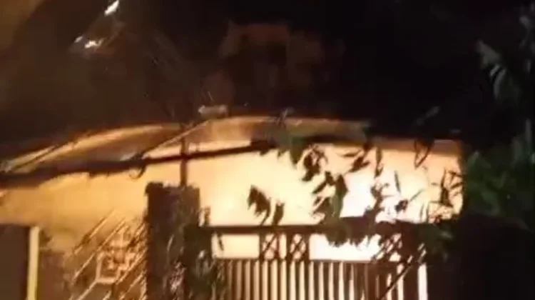 Kebakaran Sawahan Surabaya Tewaskan Dua Penghuni Rumah