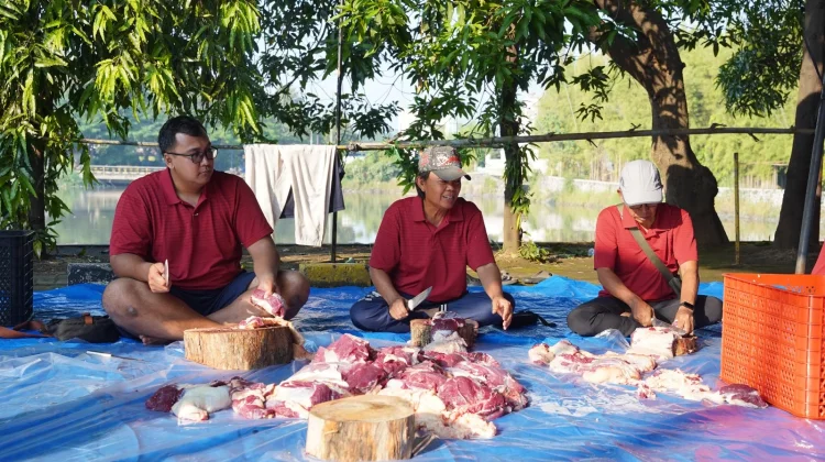 SIER dan Danareksa Bagikan 3.000 Paket Kurban untuk Warga Industri