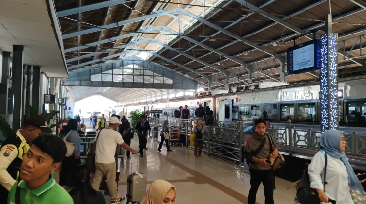 Daop 8 Surabaya Proyeksikan 239 Ribu Penumpang Selama Libur Panjang Iduladha