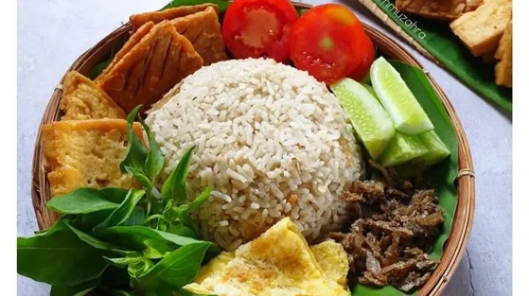 Nasi Uduk, Warisan Kuliner Betawi yang Lahir dari Perpaduan Budaya