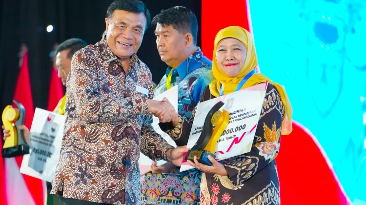 Jatim Raih Penghargaan Terbaik Penurunan Pengangguran Nasional
