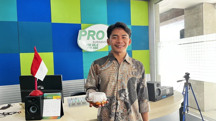 Lulusan Psikologi Surabaya Sukses Rintis Usaha Pentol Meriam