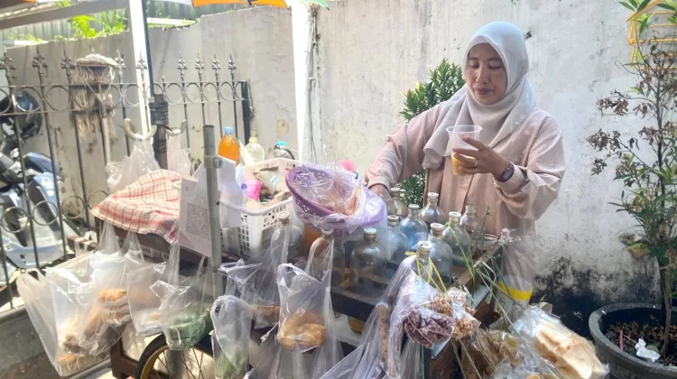 Menyeruput Kesegaran Jamu Tradisional Racikan Mbak Yani