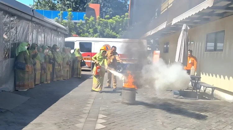 Muslimat NU Surabaya Belajar Kebencanaan di BPBD Jatim