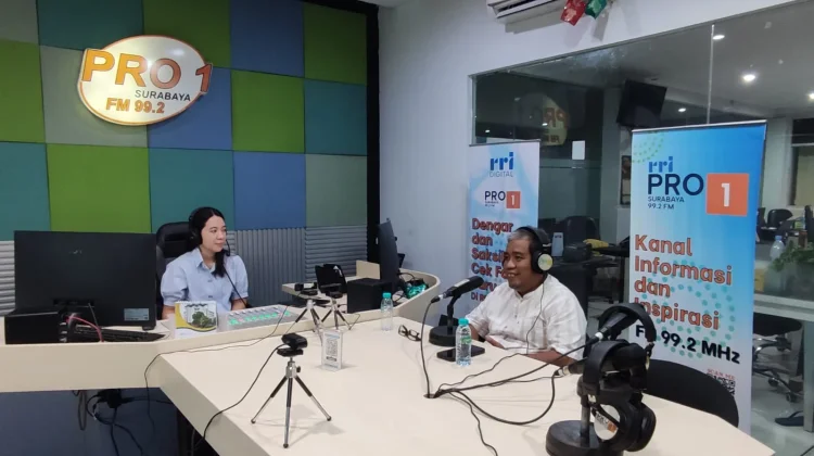 Membangun Generasi Saleh di Era Digital Melalui Doa dan Keteladanan Orang Tua