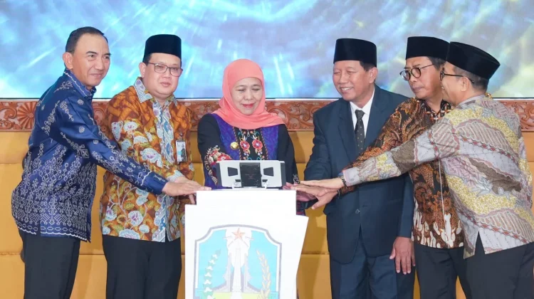 Gubernur Khofifah Luncurkan Beasiswa LPPD Jatim 2026 Bagi Santri
