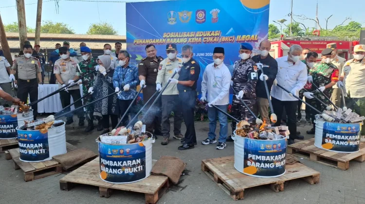 Bea Cukai Jatim Musnahkan Jutaan Rokok Ilegal Bernilai Miliaran