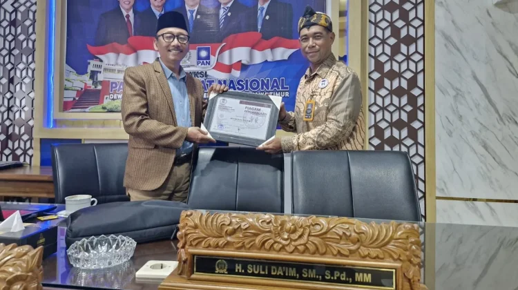 Komnas PA Surabaya Beri Penghargaan Perlindungan Anak kepada Anggota DPRD Jatim