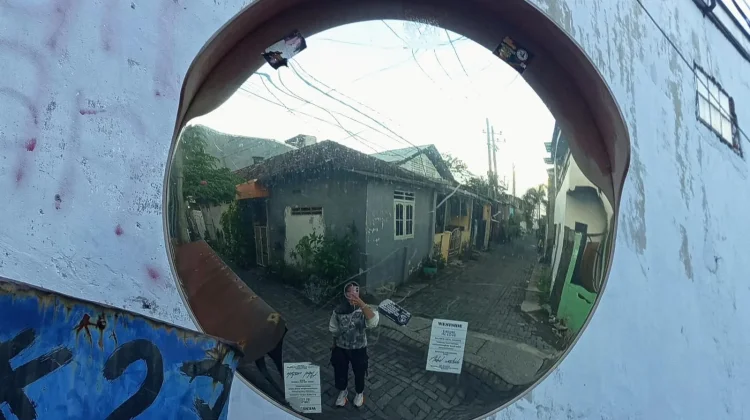 Convex Mirror Tingkatkan Keselamatan dan Jadi Spot Foto