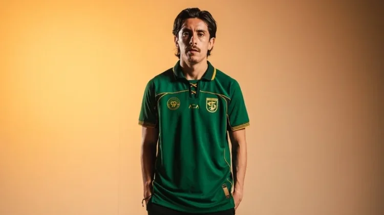AZA Hadirkan Jersey Anniversary, Merangkum Cerita dan Loyalitas Bonek