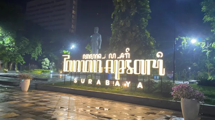 Makin Estetik, Taman Apsari Jadi Magnet Wisata Malam Ramah Kantong di Surabaya