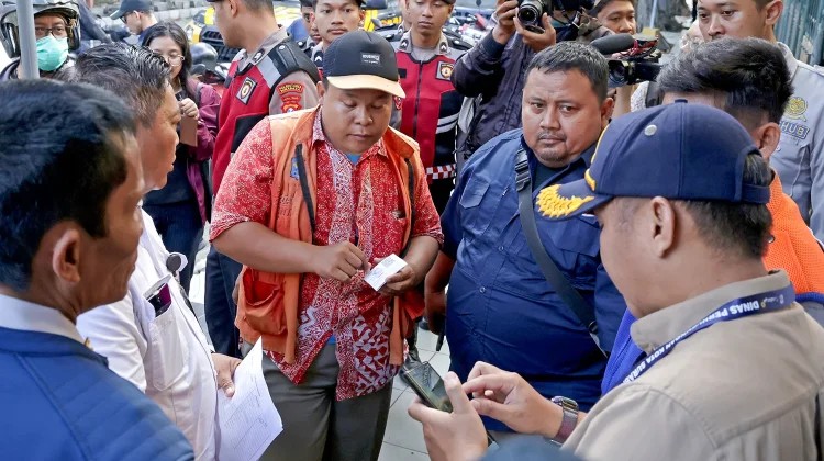 Percepat Parkir Digital, Pemkot Surabaya Berhentikan 163 Jukir Tak Tertib