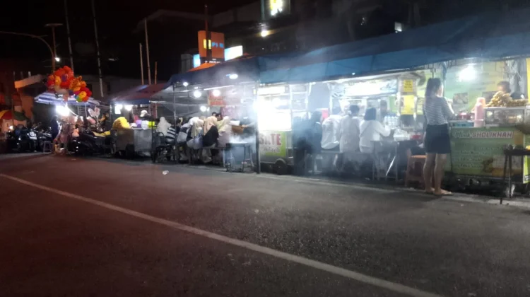 Wisata Kuliner Malam Tretes
