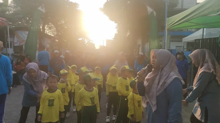 Sambut 1 Muharram, Ratusan Siswa KB/TK Jalan Sehat Bareng Orang Tua.