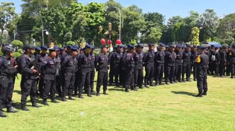 Sebanyak 2.200 Personel Gabungan Amankan Aksi Demo di Surabaya