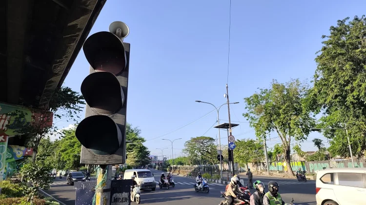 Pemadaman Listrik Ganggu Aktivitas Warga di Sejumlah Wilayah Surabaya