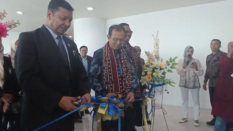 UNAIR Resmikan Kantor OIC-COMSTECH, Perkuat Kolaborasi Sains Dunia Islam