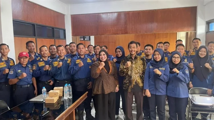 Petugas Damkar Surabaya Dibekali Keterampilan Membuat Konten Edukatif