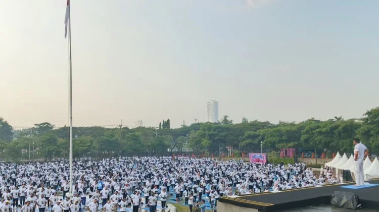UNESA Cetak Rekor MURI Yoga Bersama Penyandang Disabilitas