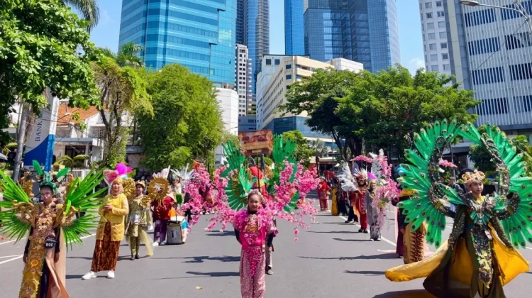 Memukau, Fira Modelling Disabilitas Setara di Surabaya Fashion Festival