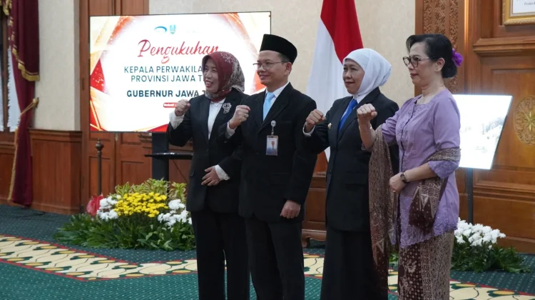 Khofifah Kukuhkan Hasoloan Manalu sebagai Kepala Perwakilan BPKP Jatim