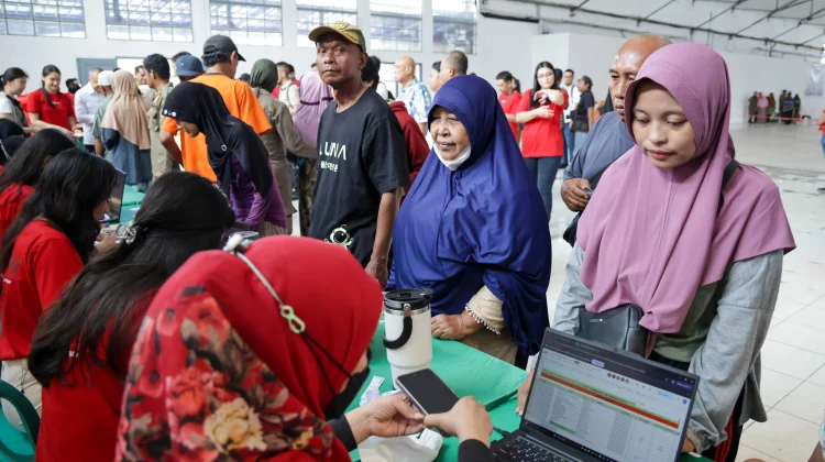 Eri Cahyadi Apresiasi Penyaluran 2.300 Paket Sembako oleh 10Regentstraat