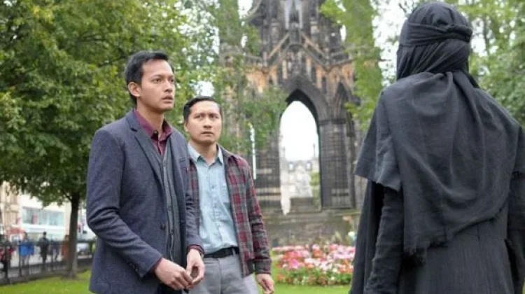 Mengulik Perbedaan Versi Film dan Novel Ayat-Ayat Cinta 2