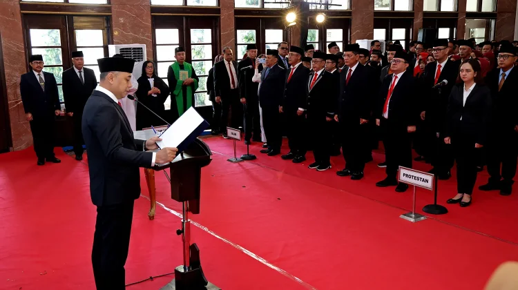 Eri Cahyadi Lantik 57 Pejabat, Kinerja Dievaluasi Setiap Enam Bulan