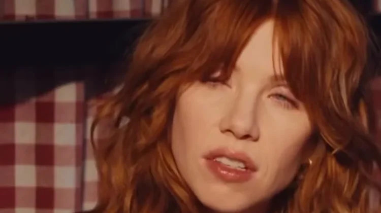 Album Baru Carly Rae Jepsen Bertajuk Day dan Night